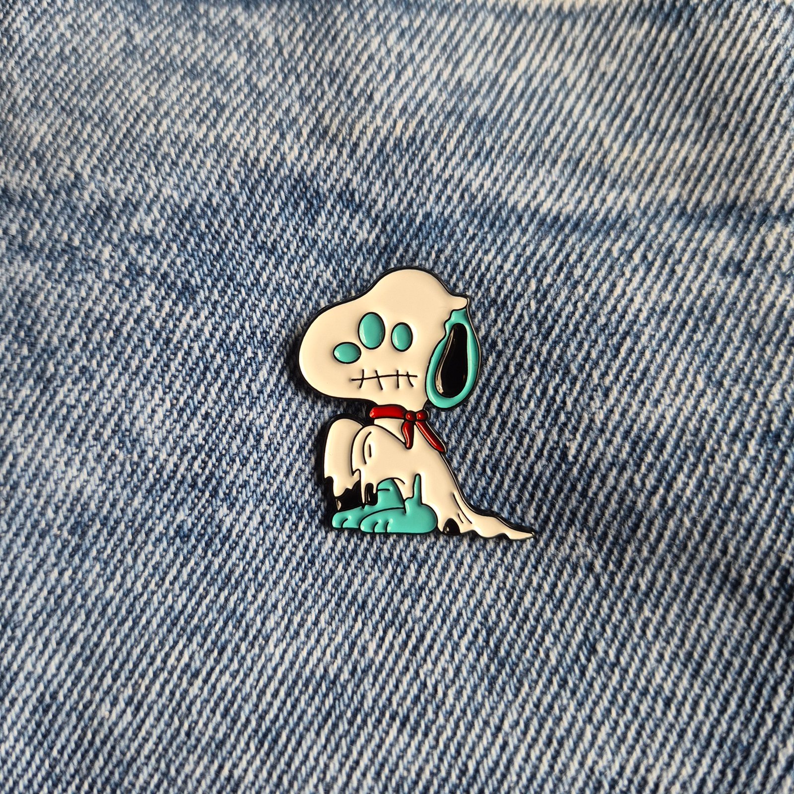 Pin Snoopy Fantasma